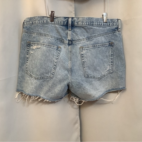 GAP Shorts Women’s 16 Regular Light Denim Distressed Cotton - Picture 9 of 10